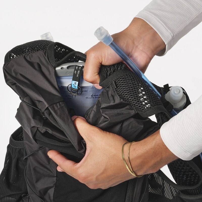 Salomon Rucksack ACTIVE SKIN 12 SET Laurel - Lorbeerkranz/Seerose/ALOE WASH